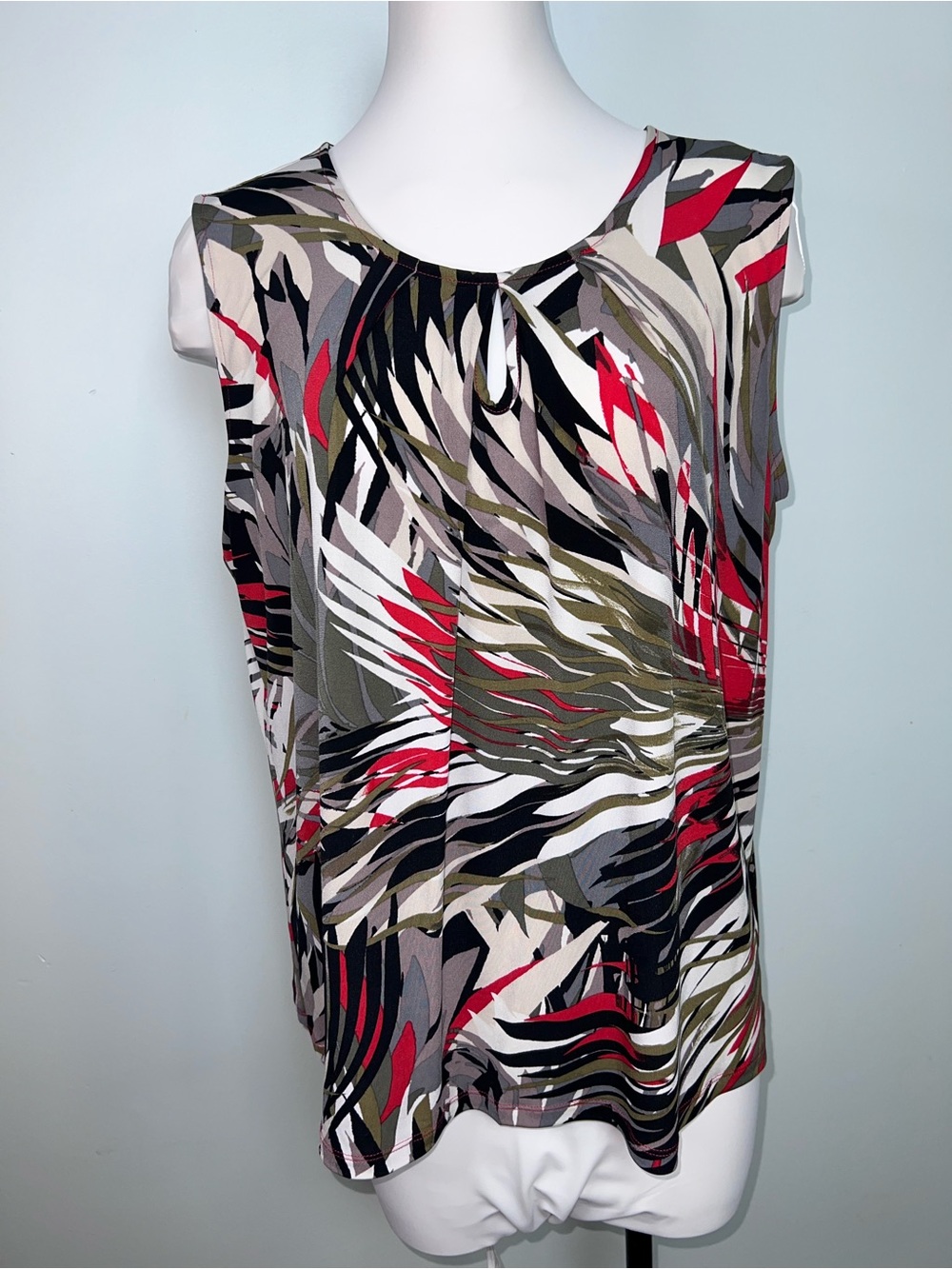 Jones Studio Separates 1X Abstract Tropical Print Sleeveless Keyhole Top